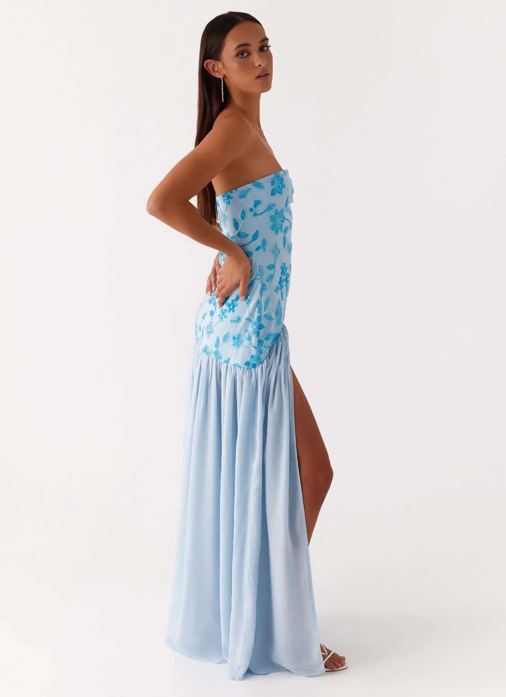 Robe longue perlée sans bretelles Eden - Bleu