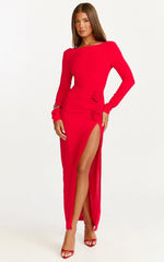 Robe longue Vivienne - Robe rouge à col bateau, manches longues et détails de rosette