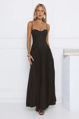 Robe longue noire en dentelle Roses anciennes