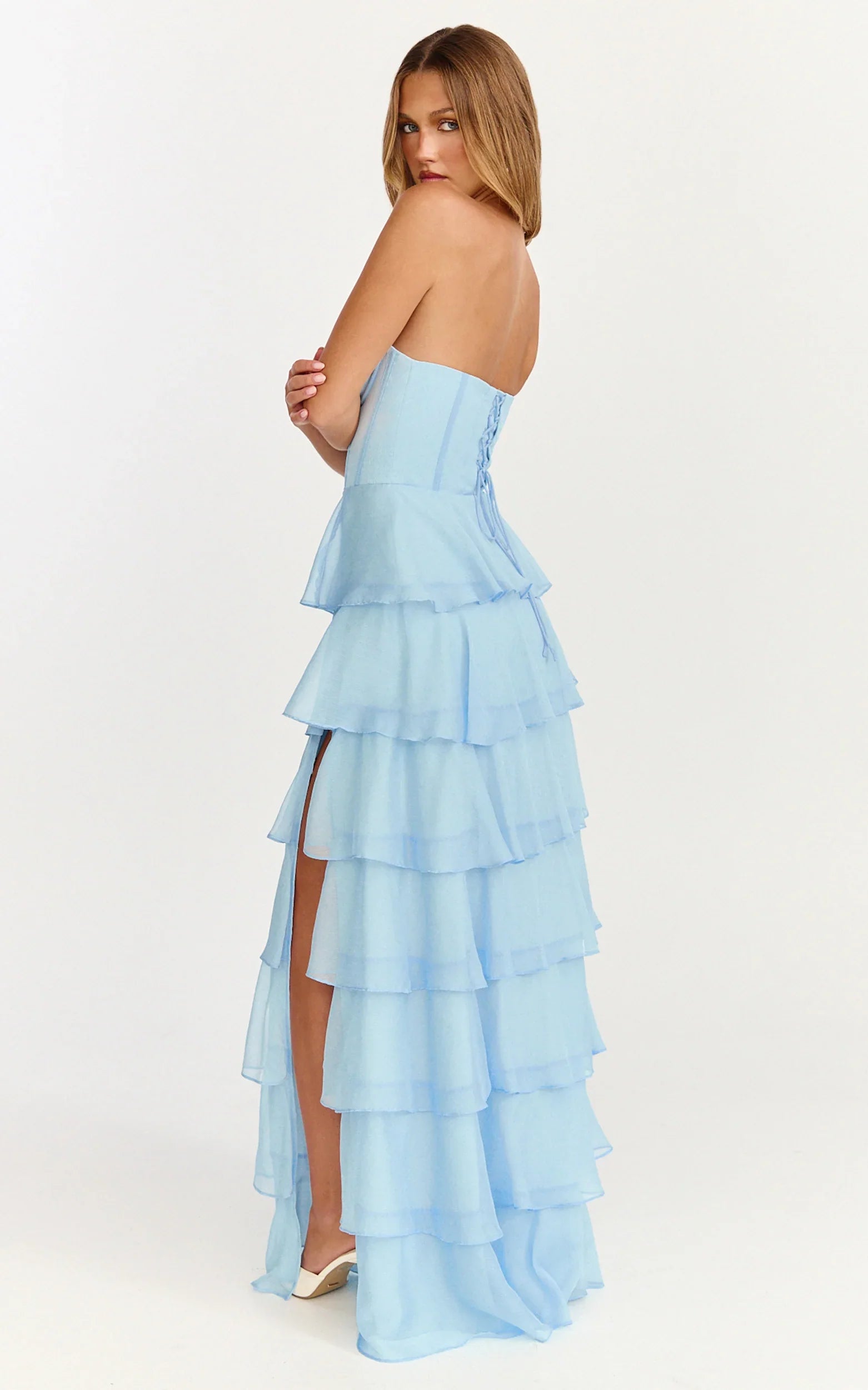 Robe longue Bella – Robe corset bustier à lacets au dos et volants étagés, bleu clair