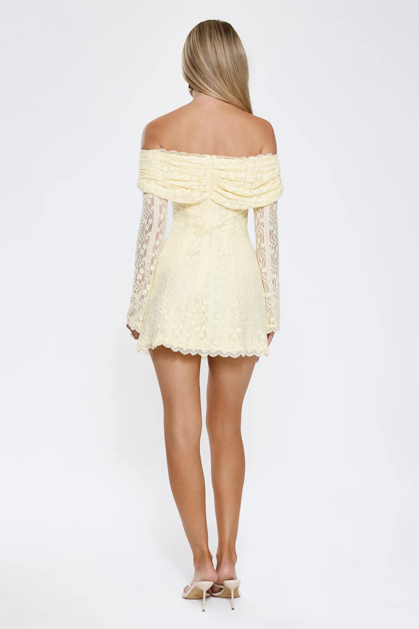 Robe Courte Épaules Dénudées en Dentelle Secret Smile Jaune