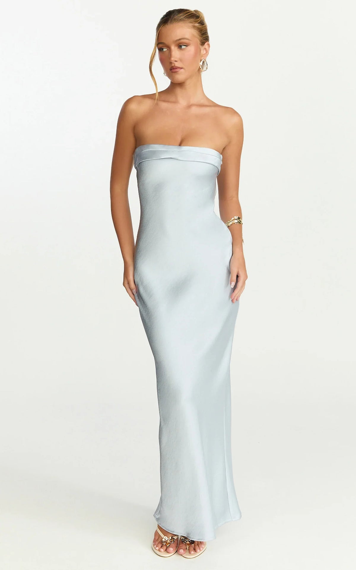 Robe midi Zaya - Robe nuisette en satin bustier bleu pâle
