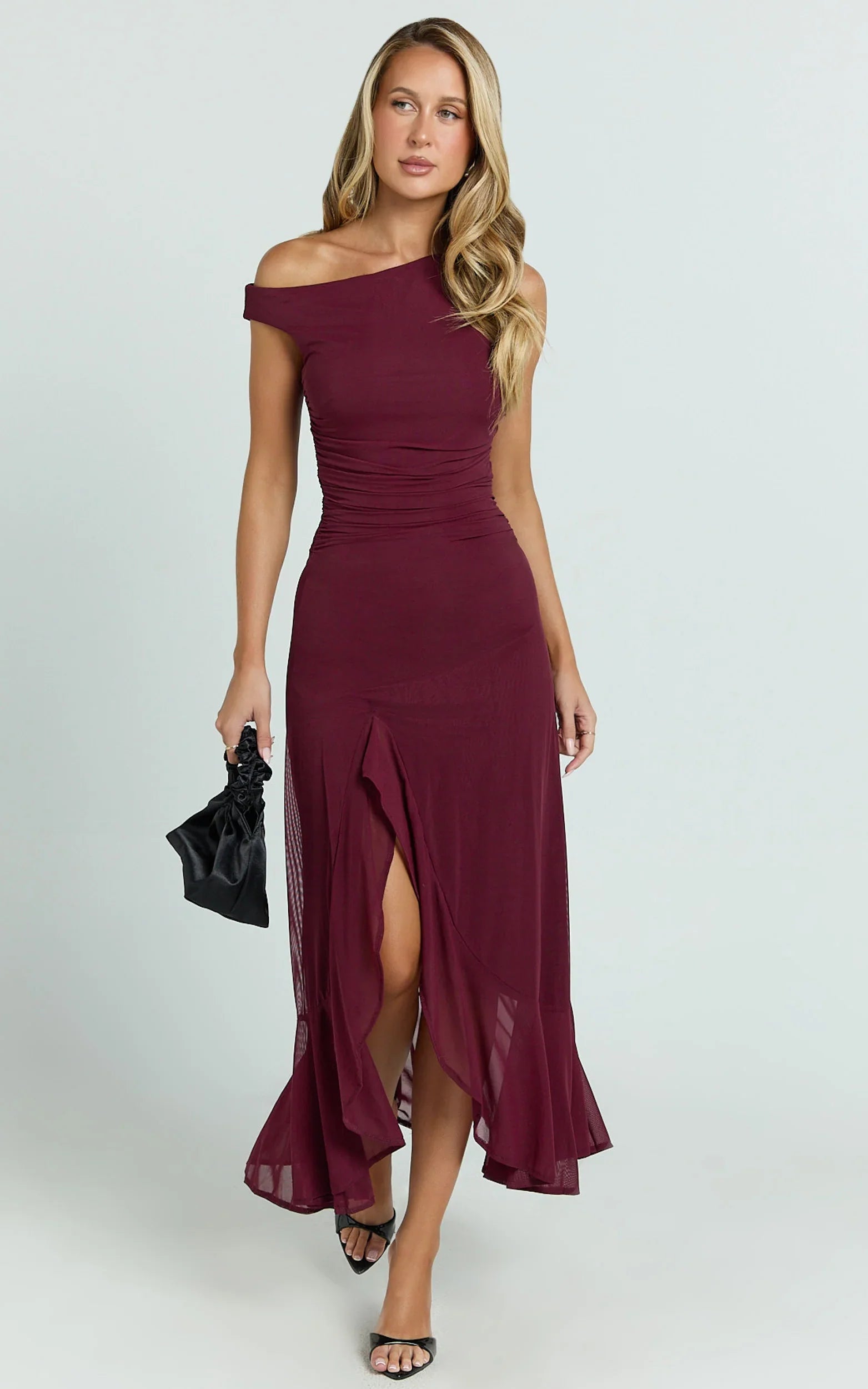 Robe midi Judee - Robe asymétrique fendue haute sur le côté couleur lie de vin