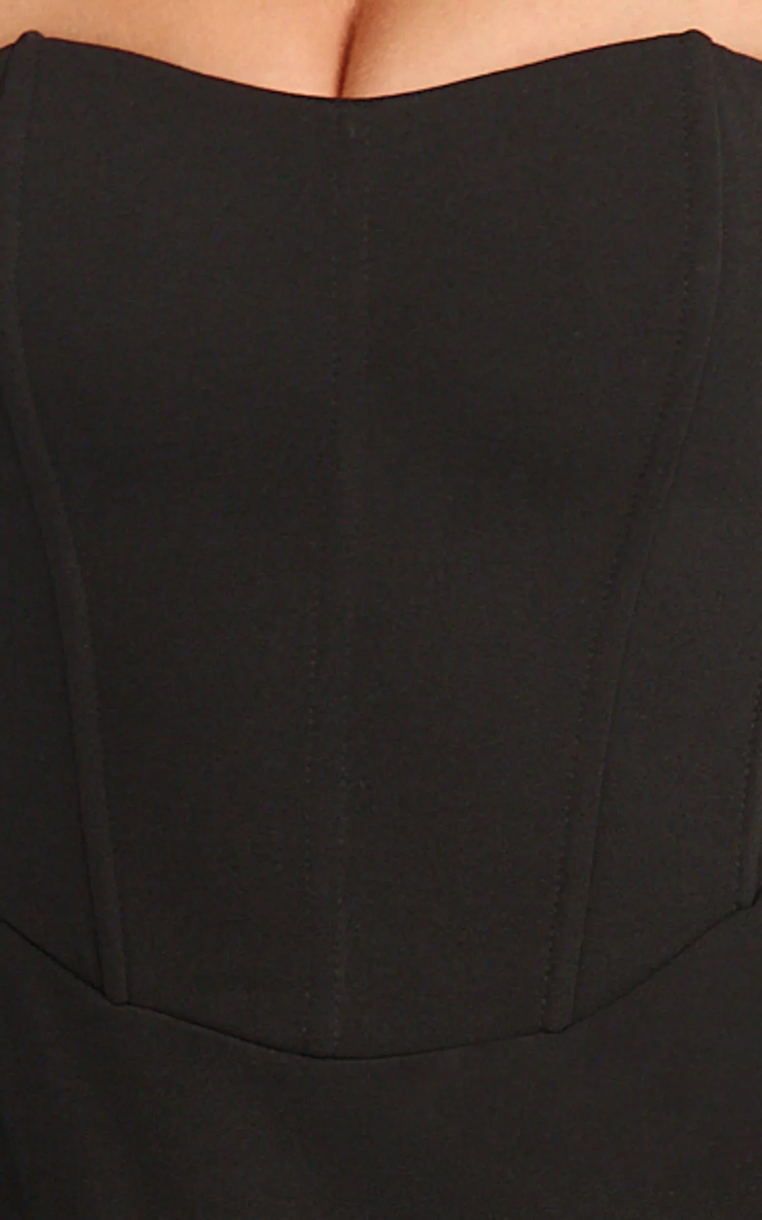 Robe longue Karina - Robe noire à épaules dénudées avec bustier corset et laçage au dos