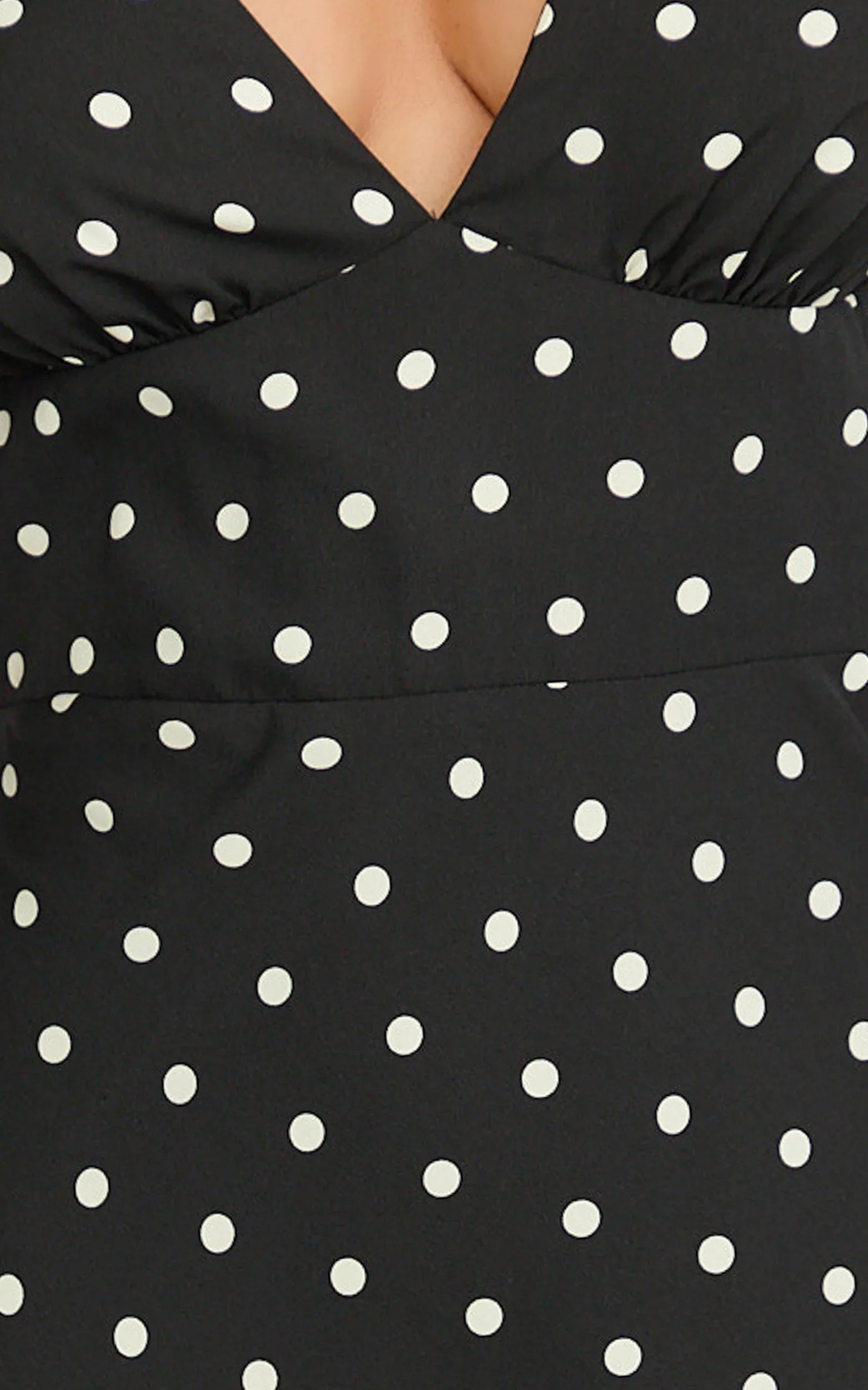 Robe Midi Elise - Robe à Manches Bouffantes et Col en V à Pois Noirs
