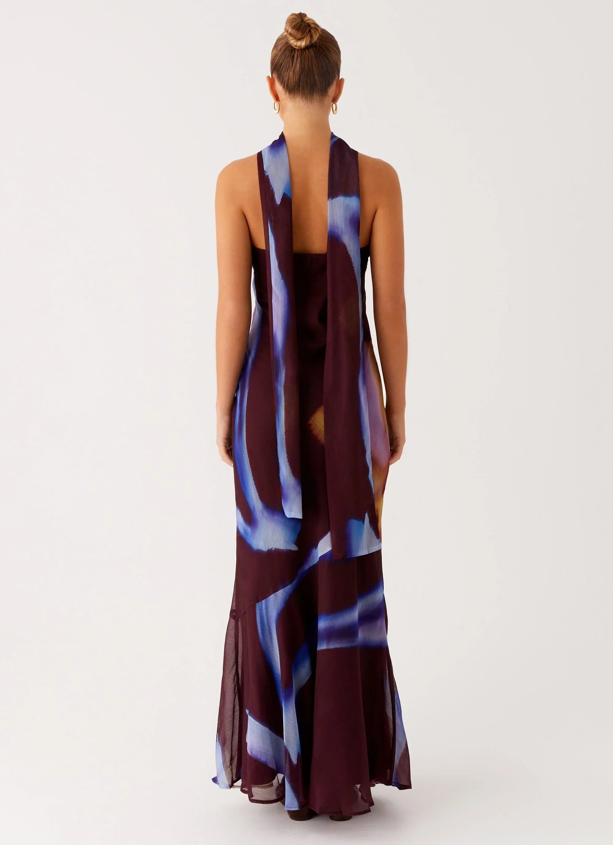 Robe longue Under The Pagoda – Motif floral sombre