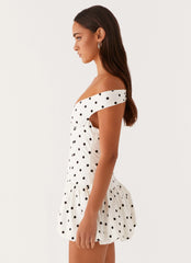 Mini-robe à épaules dénudées « Endless Romance » - à pois blancs