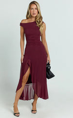 Robe midi Judee - Robe asymétrique fendue haute sur le côté couleur lie de vin