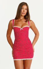 Mini-robe Camille - Robe moulante bustier froncée bordée de dentelle rouge