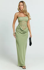 Robe longue Rania – Robe longue à taille basse et jupe biaisée à bustier en dentelle contrastante, coloris sauge