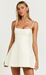 Mini-robe Carolina - Robe à encolure dégagée et empiècements bustier blanc cassé