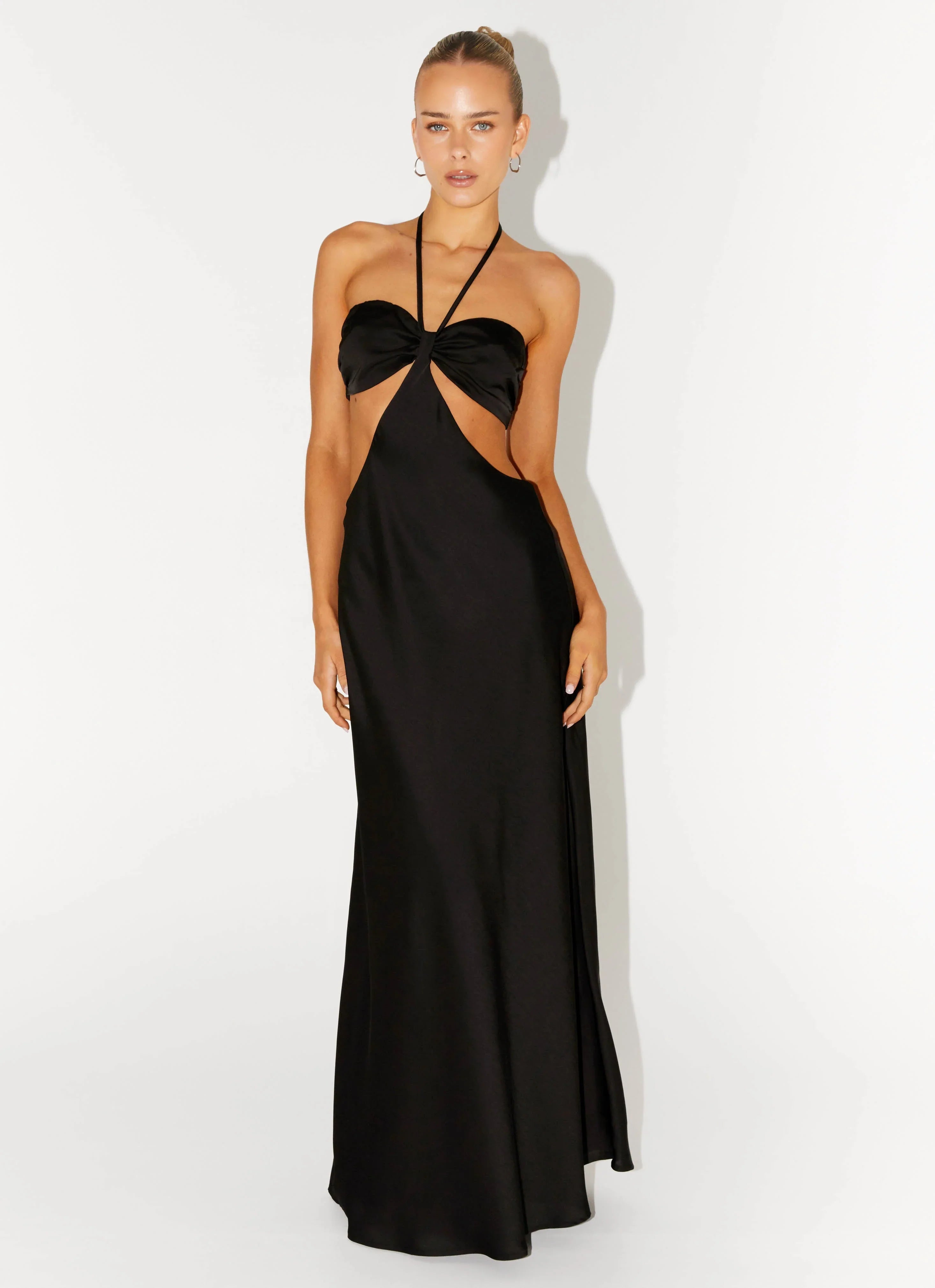 Robe longue à découpes décolleté cœur - Noir