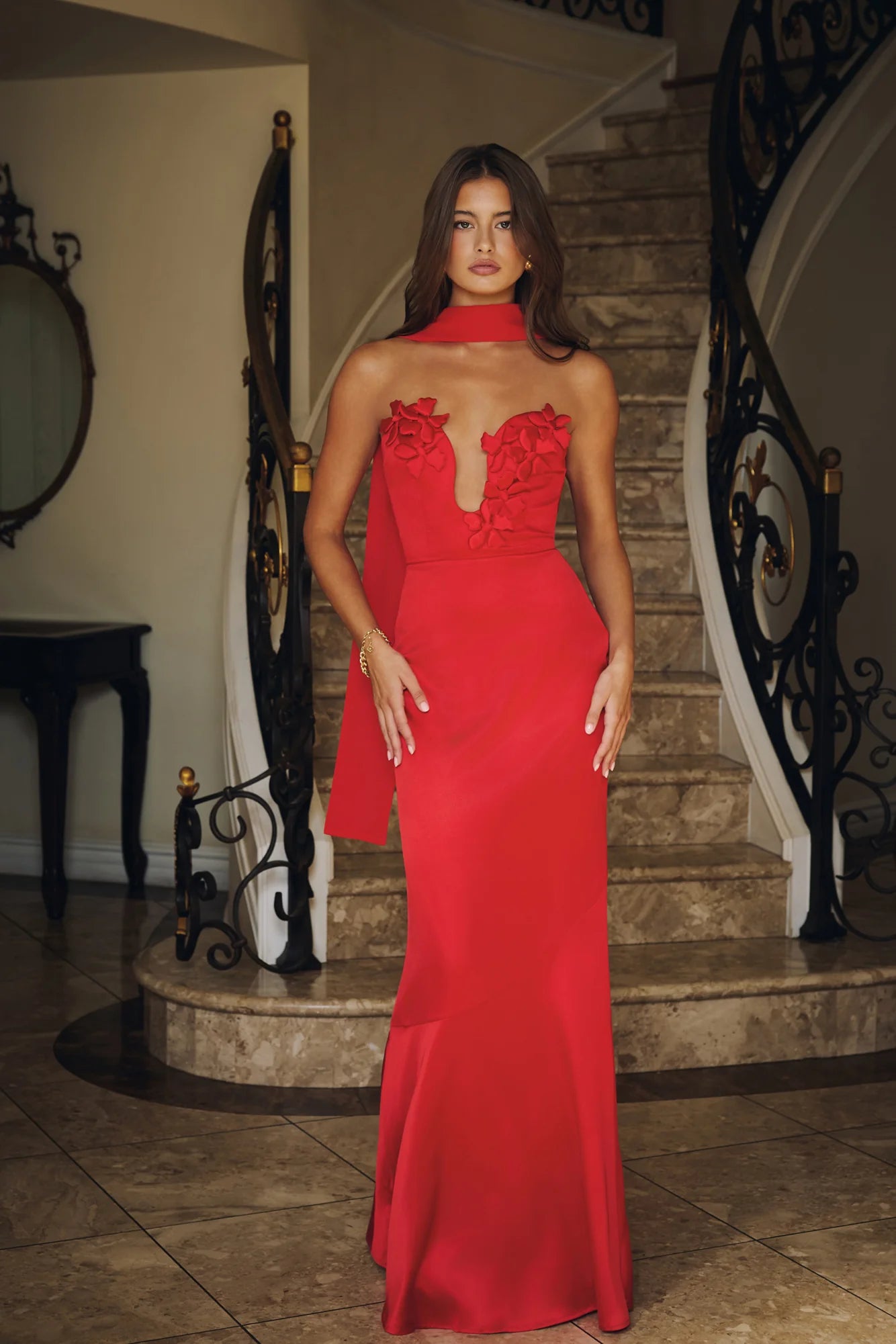 Robe longue sans bretelles en satin Wild Blossom - Rouge