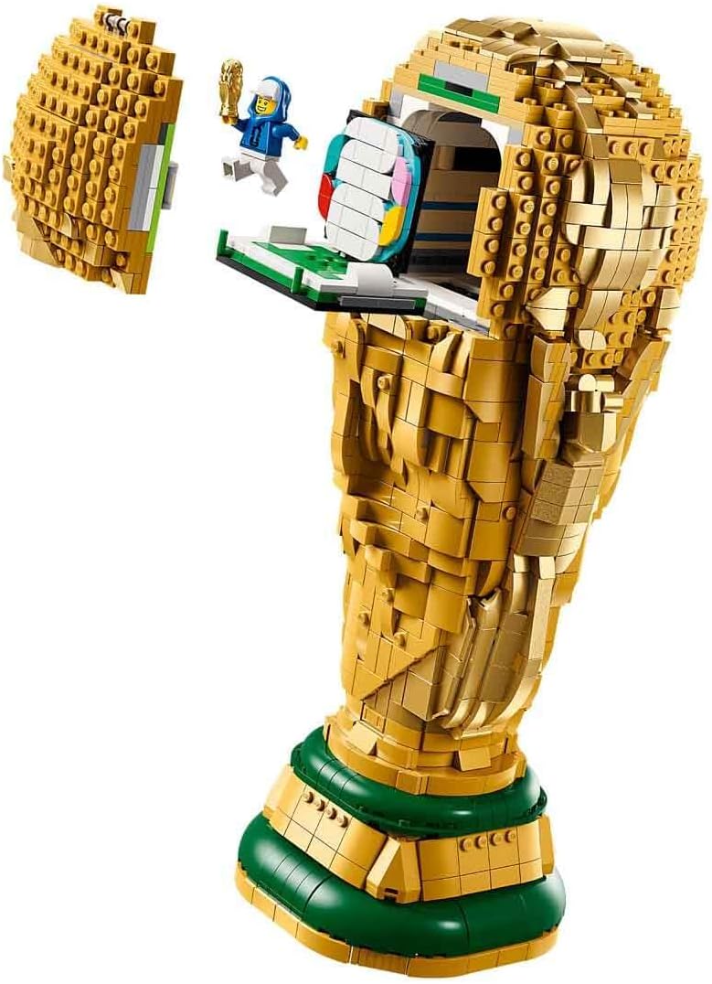 Editions Sports Official FIFA World Cup Trophy - 3D DIY Model with Collectible Minifigure - Football Gift for Boys & Girls Ages 12 and Over and Adult Fans
