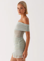 Mini-robe à épaules dénudées Nelly – Pistache