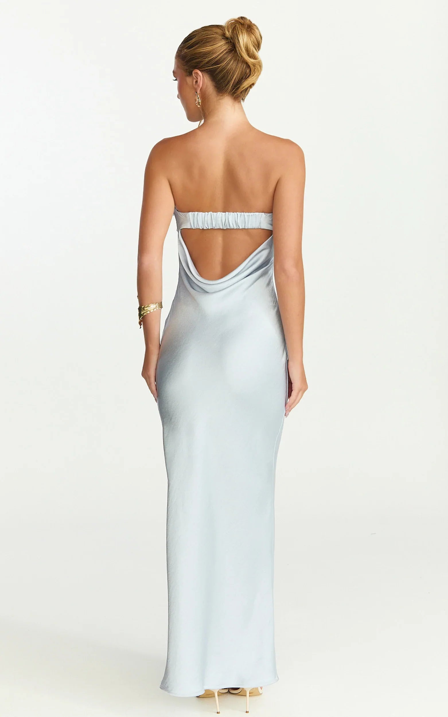 Robe midi Zaya - Robe nuisette en satin bustier bleu pâle