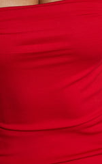Robe Tiffy Midi - Robe Fourreau Moulante à Col Carré et Frons Côtelées de Couleur Écarlate
