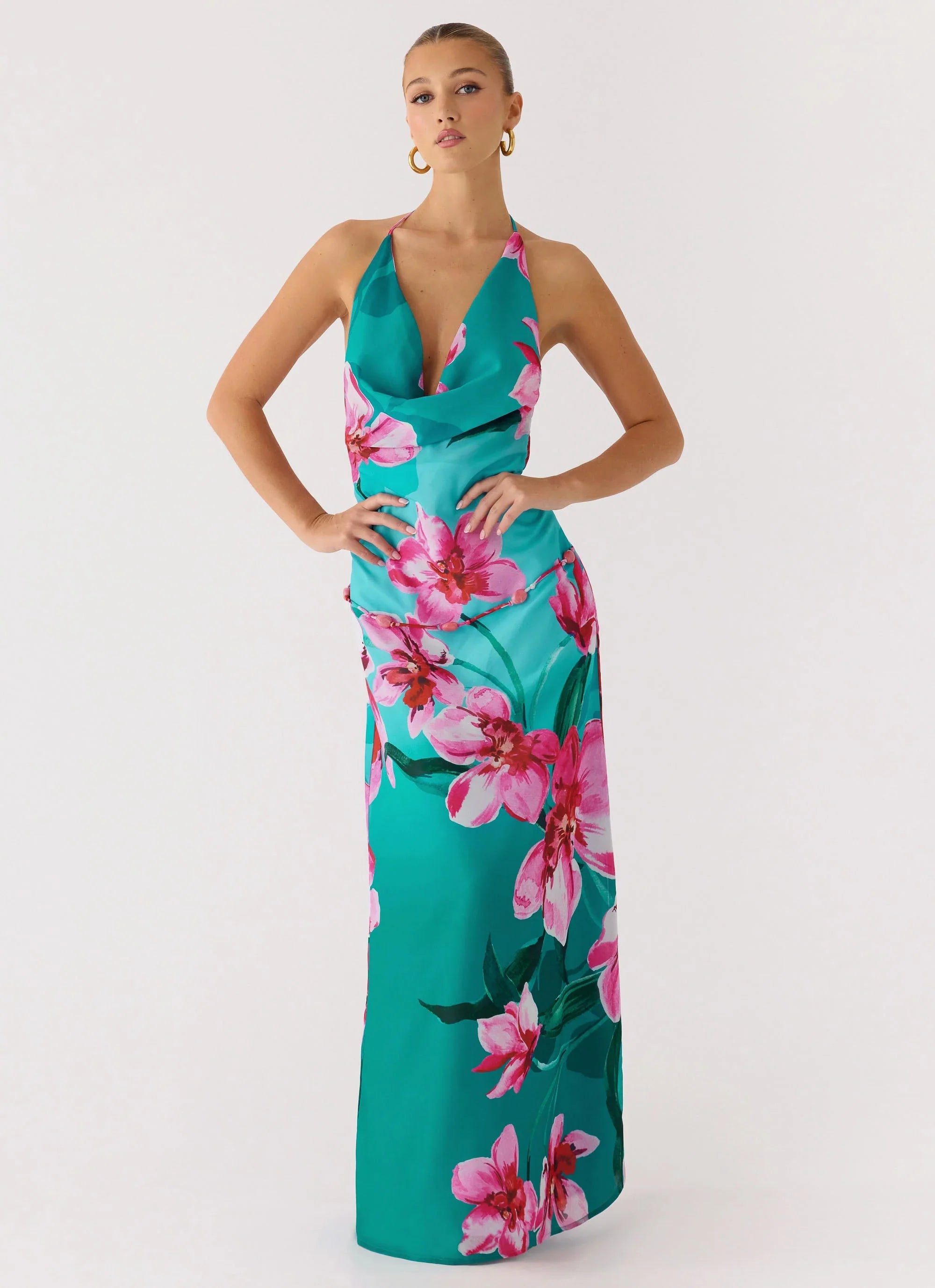 Robe longue à col bénitier Yoon perlée - Récif de pétales