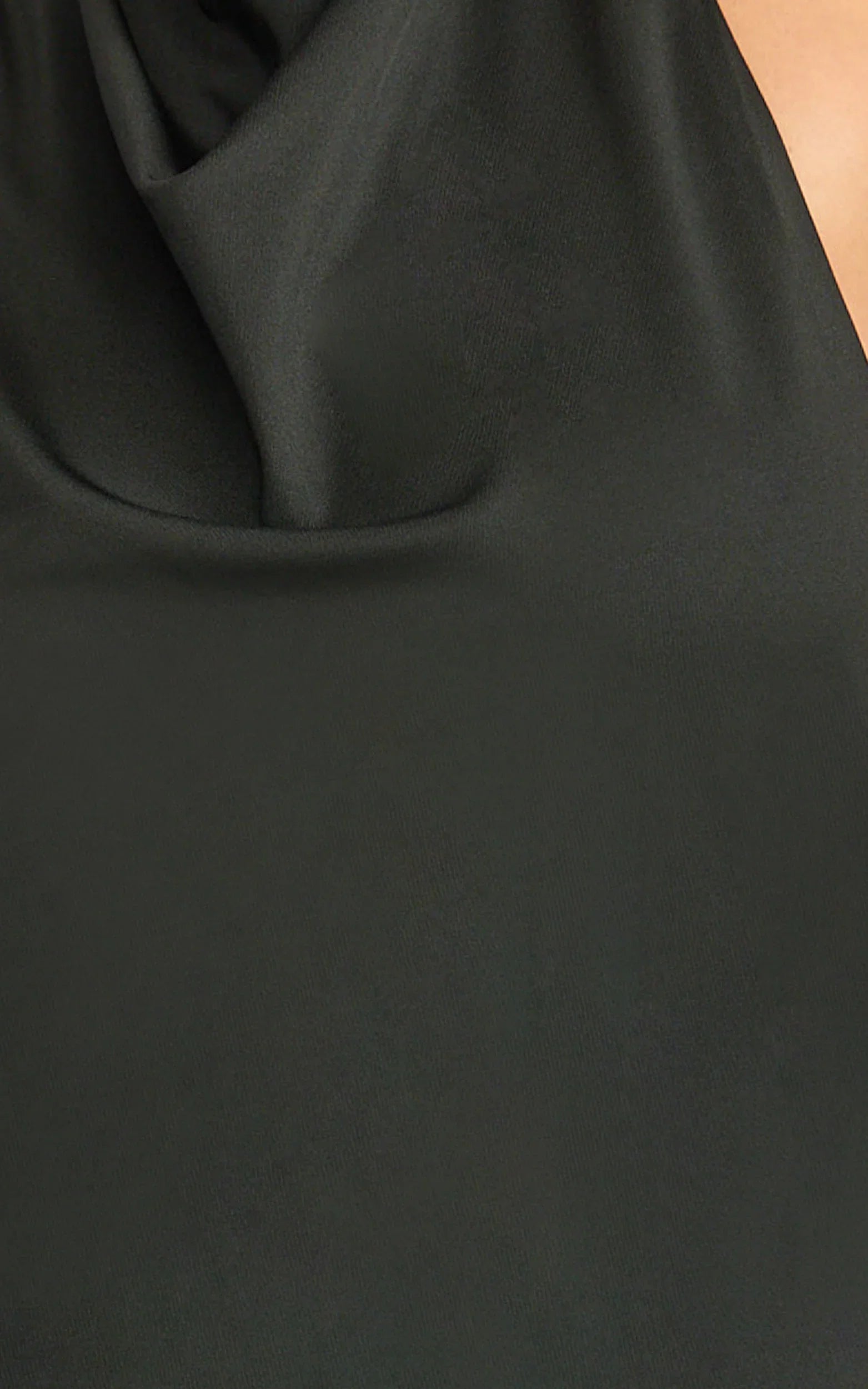 Robe longue Sophia - Robe en jersey dos nu à col bénitier noir