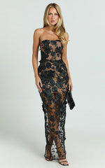 Robe longue Sienna - Robe colonne bustier noire à fleurs 3D