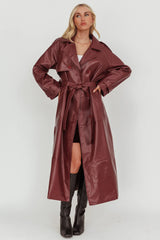 Trench-coat long en similicuir bordeaux