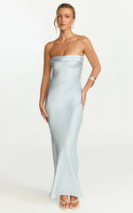 Robe midi Zaya - Robe nuisette en satin bustier bleu pâle