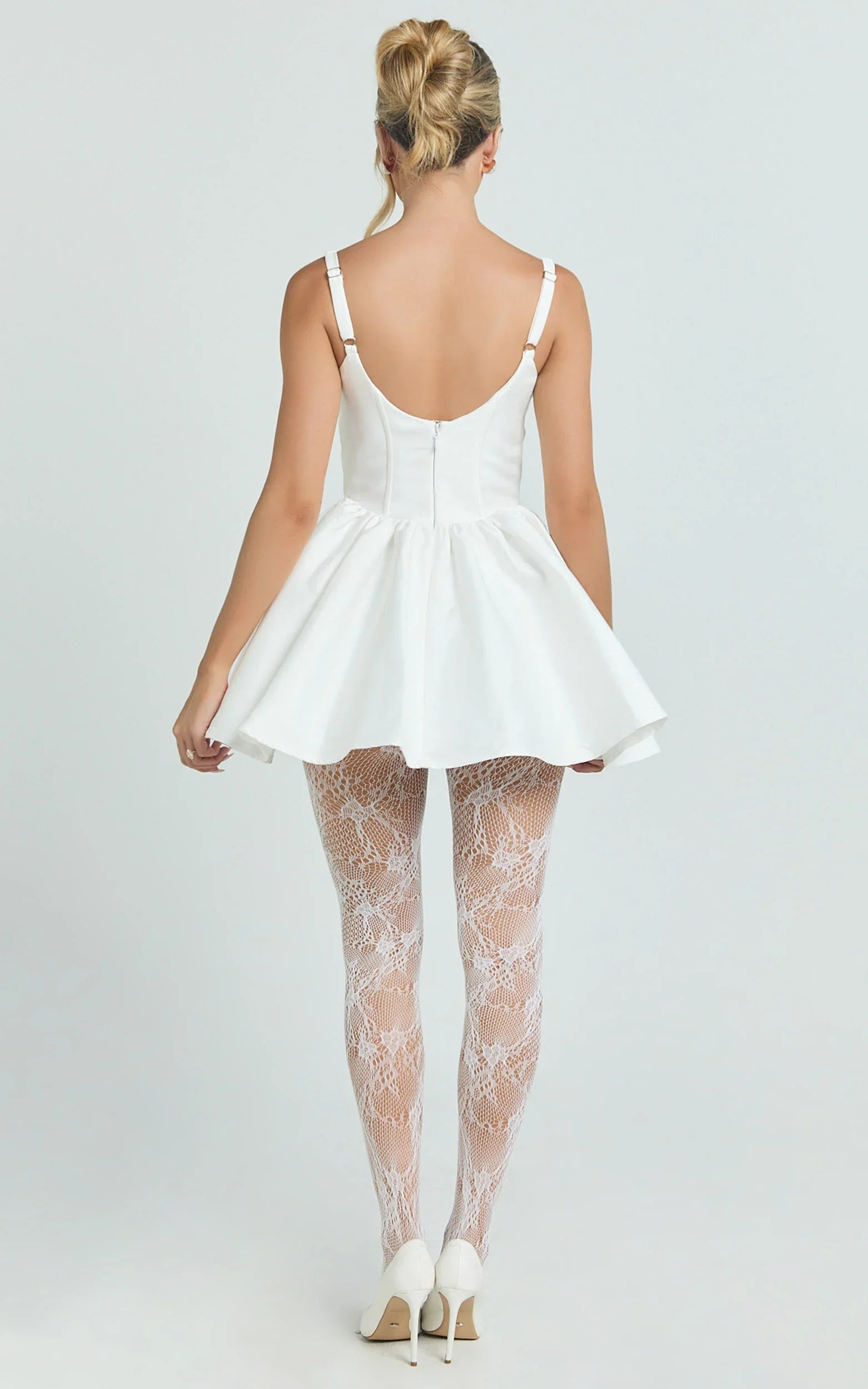 Robe courte Charlee - Robe évasée décolletée de couleur ivoire