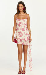 Mini-robe Lila – Robe à col bénitier et jupe à volants asymétriques en imprimé Toile de Jouy