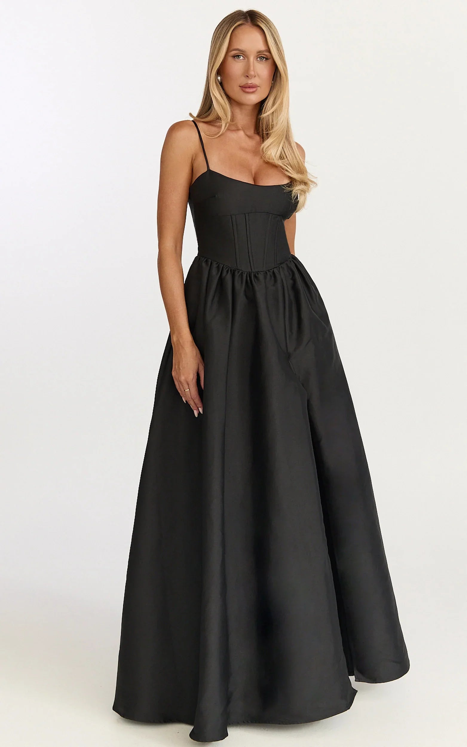 Robe longue Louisa – Robe à lacets dos nu et corset à baleines en dentelle, couleur noire
