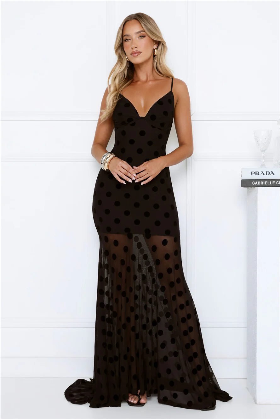 Robe longue en velours à pois noire et sensuelle