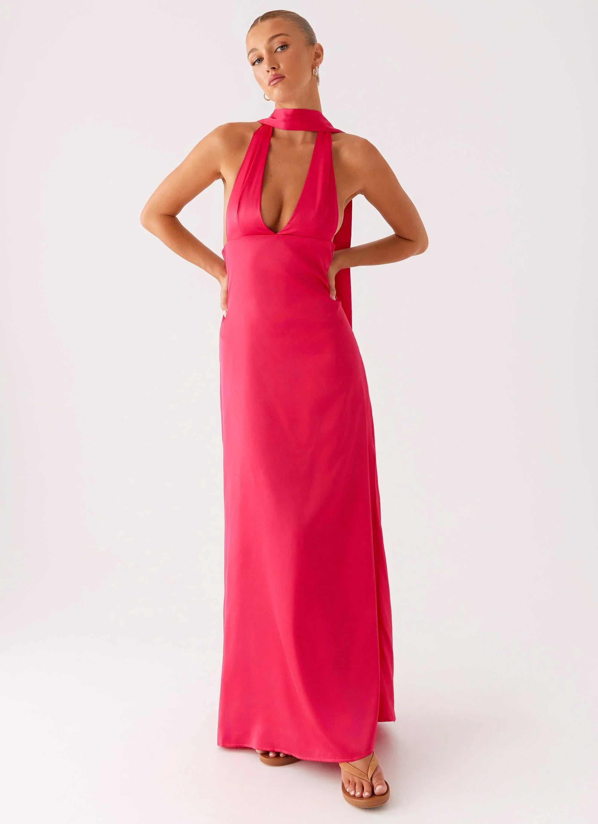 Robe longue licou en satin Alicia - Fuchsia