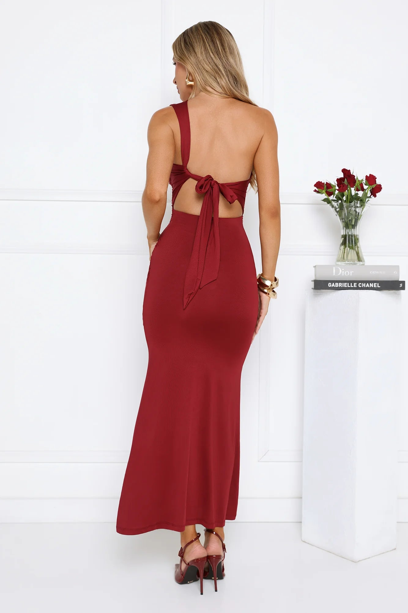 Robe longue une épaule froncée séduisante bordeaux