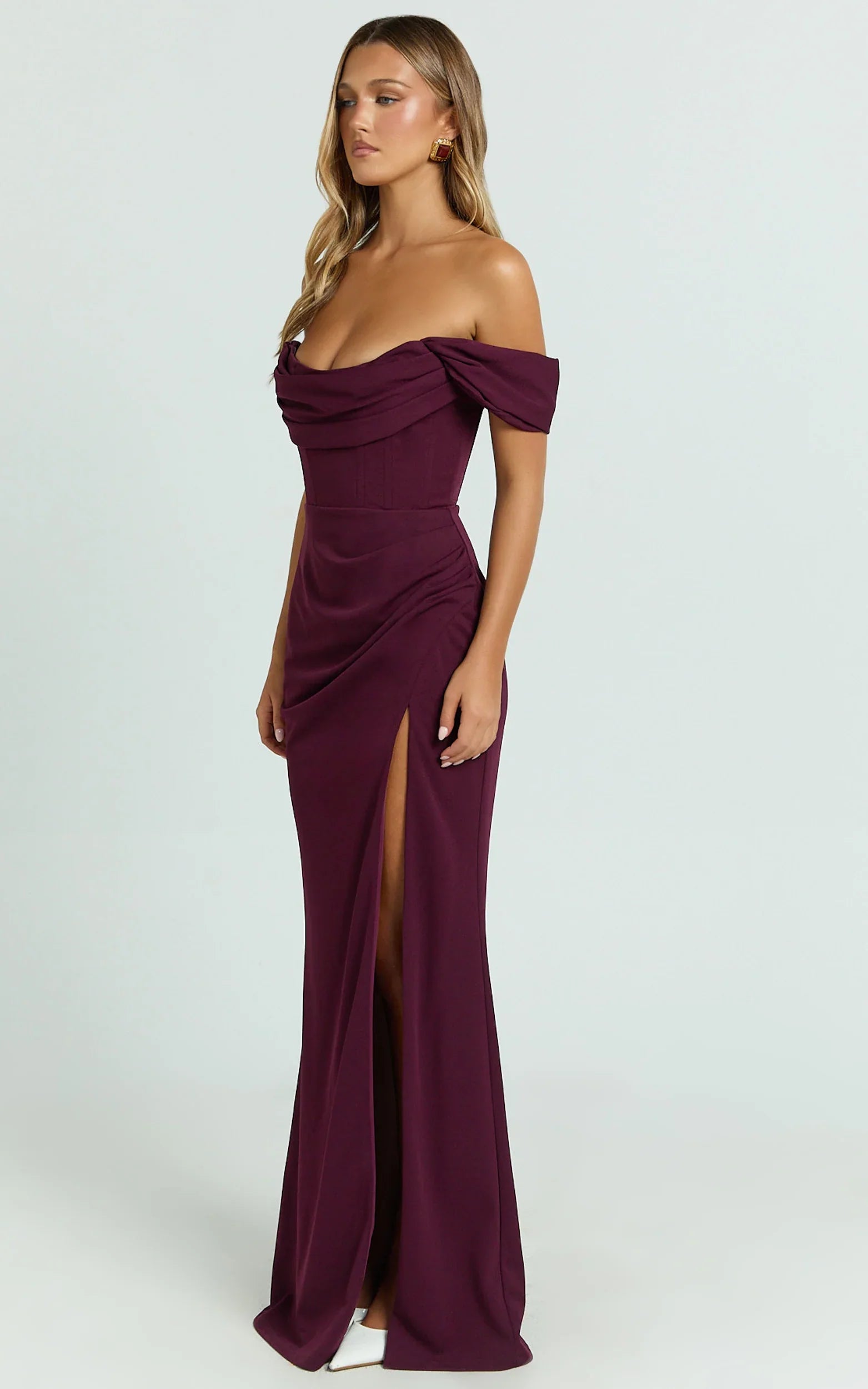 Robe longue Marcel - Robe corset fendue à épaules dénudées couleur lie de vin