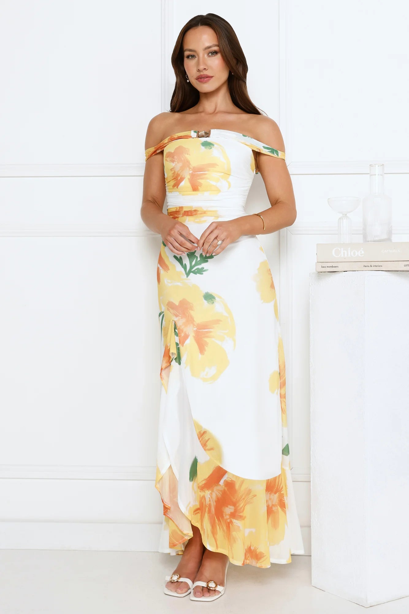 Robe longue en maille à épaules dénudées Crown Affair, Blanche