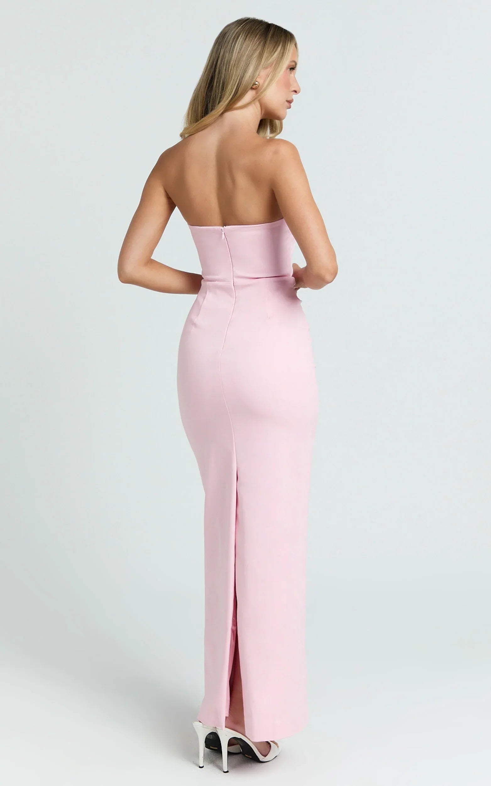 Robe longue Pietra - Col rond, coutures latérales plissées, robe ajustée rose