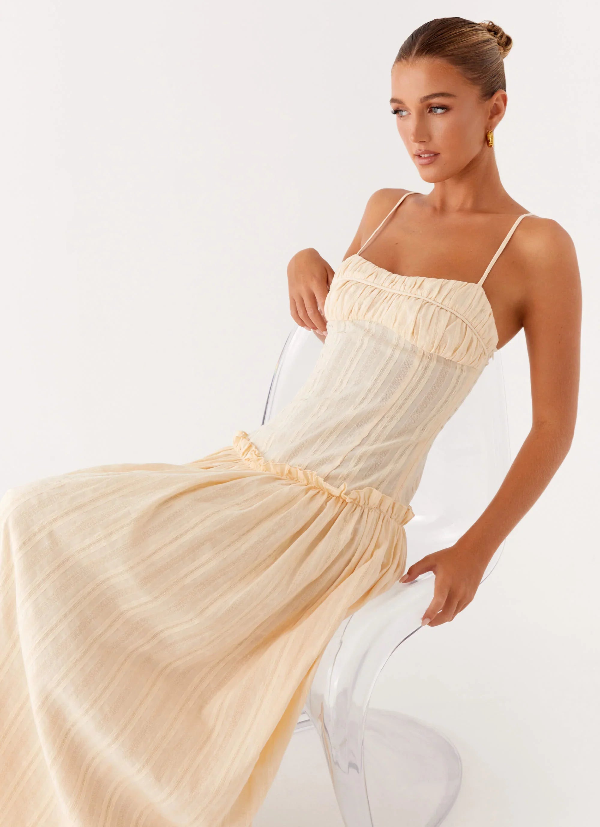 Robe longue Jacinda à taille basse – Crème
