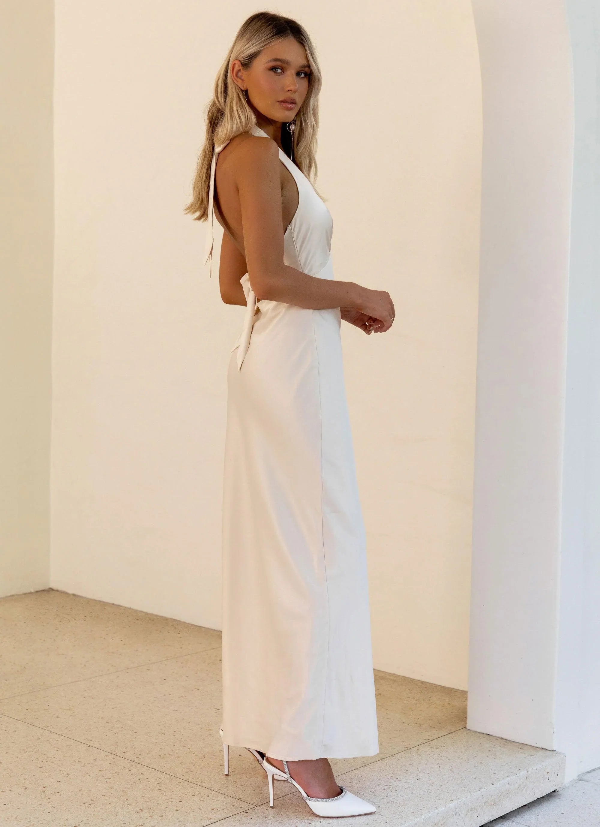 Robe longue en satin « Heavy Hearted » – Perle