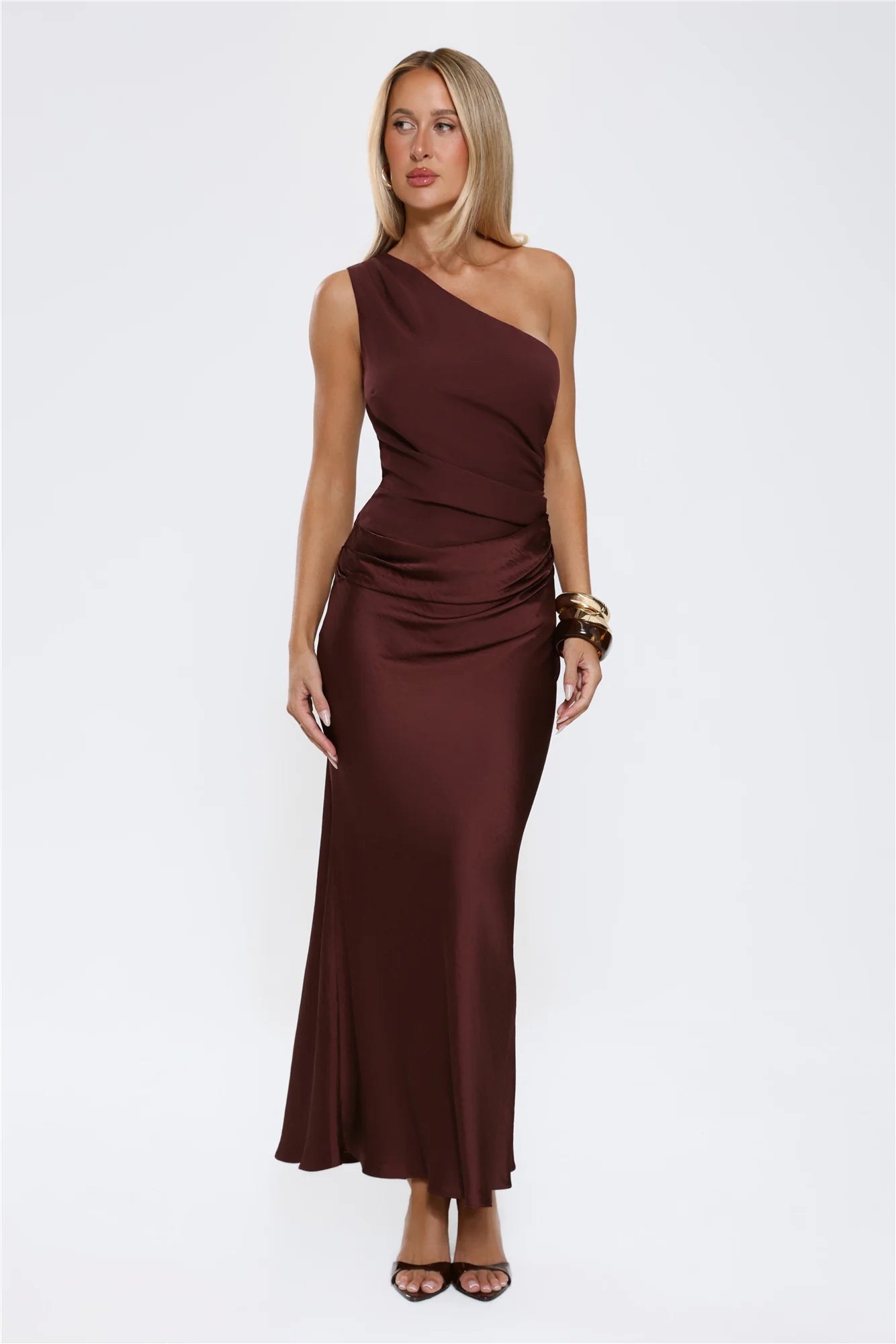 Robe longue en satin Starlit Darling marron