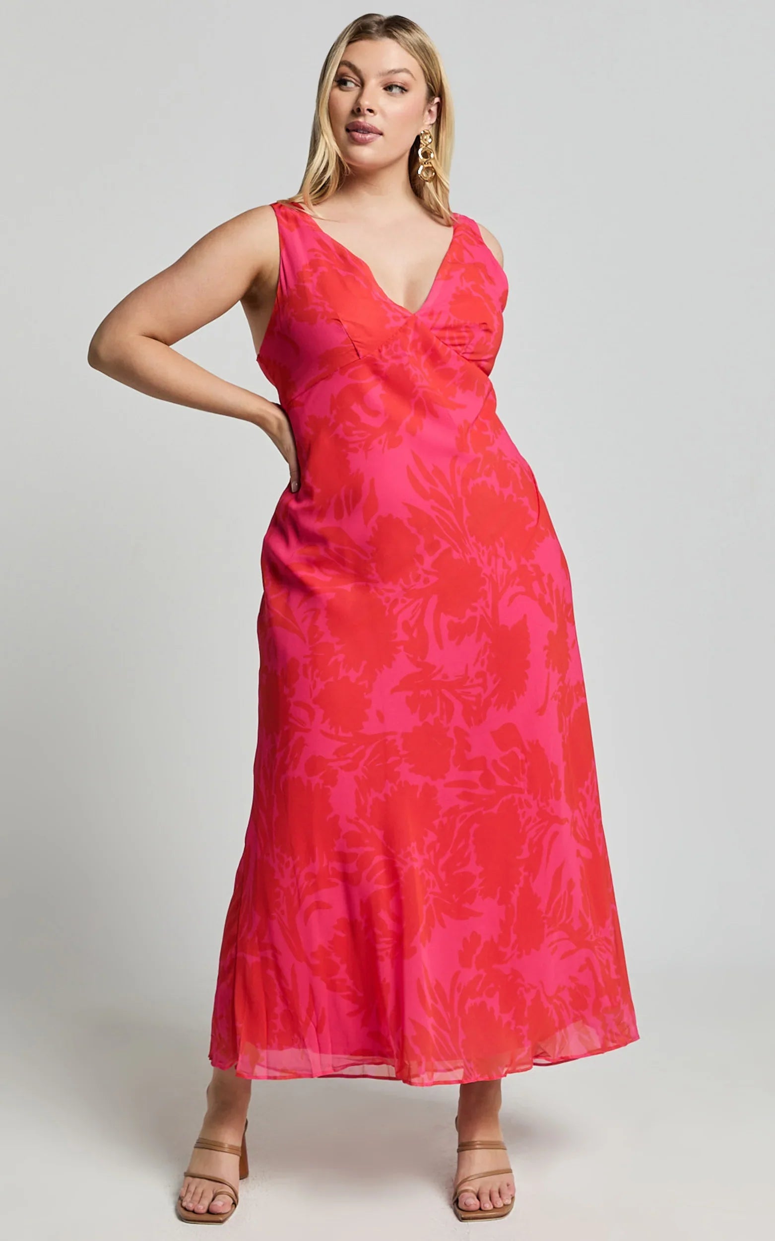 Robe mi-longue Jodie - Robe nuisette col en V à motif floral rose
