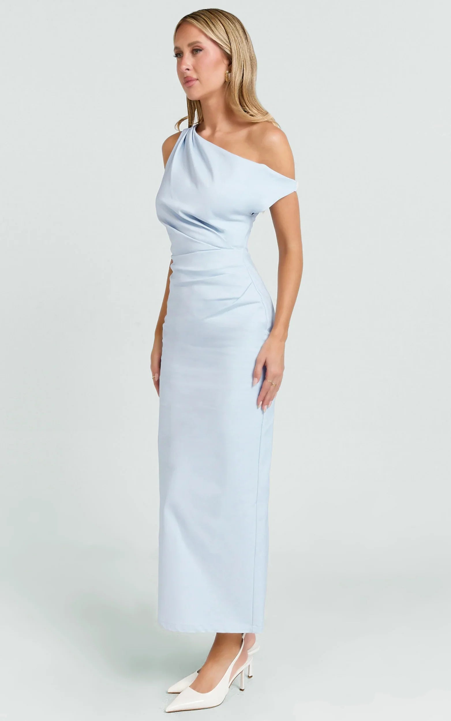Robe midi Alexandria - Robe ajustée drapée à épaules dénudées bleue