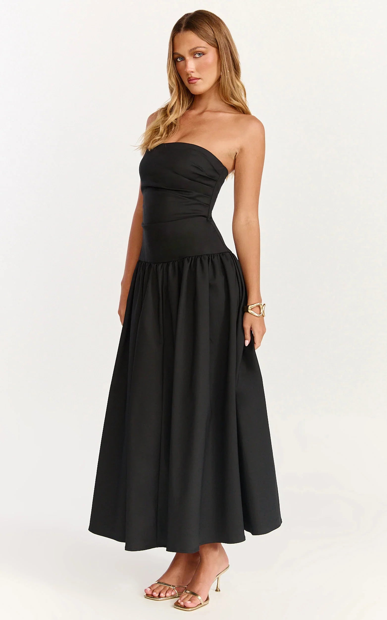 Robe longue Louisa - Robe noire bustier coupe ajustée et évasée avec fronces latérales et taille basse