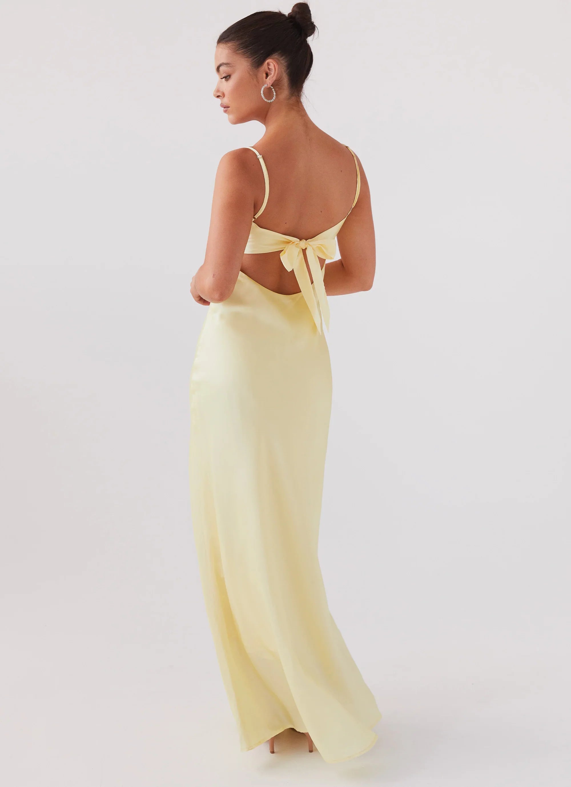 Robe longue en satin Flora – Citron