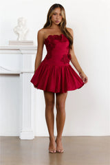 Robe Courte Sans Bretelles Froncée Floral Dream Rouge