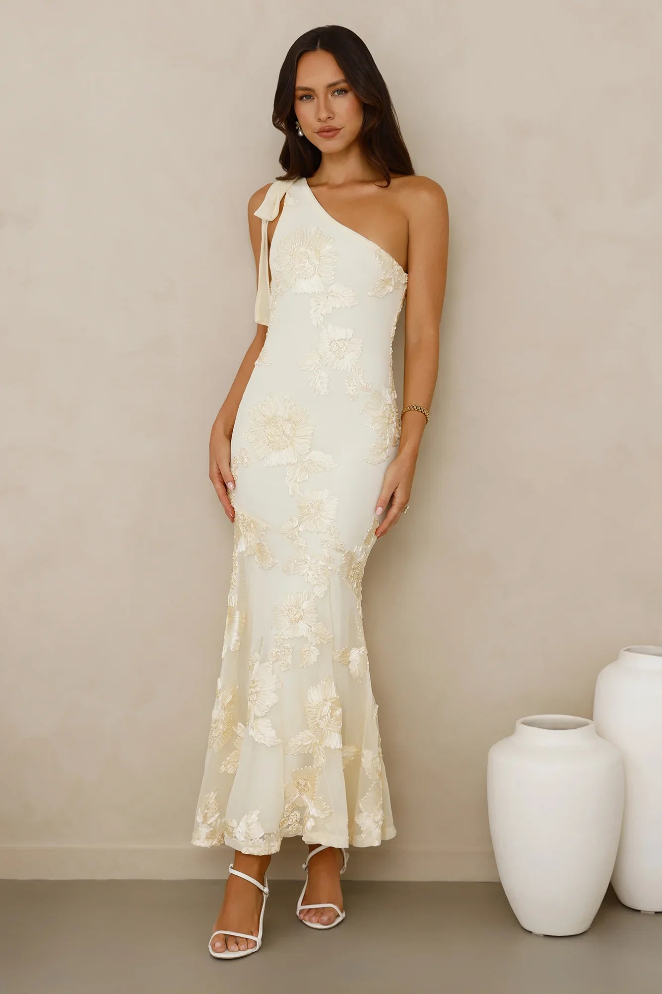 Robe longue Glossy Girl asymétrique en tulle jaune