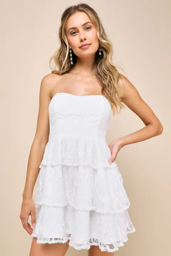Robe Courte Étagée Bustier en Dentelle Bleu Ciel Sweet Perception