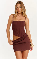 Robe courte Jonas - Robe à corset, taille drapée et jupe en chocolat