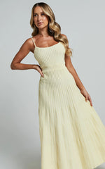 Robe midi Donissa - Robe en maille à panneaux jaune beurre