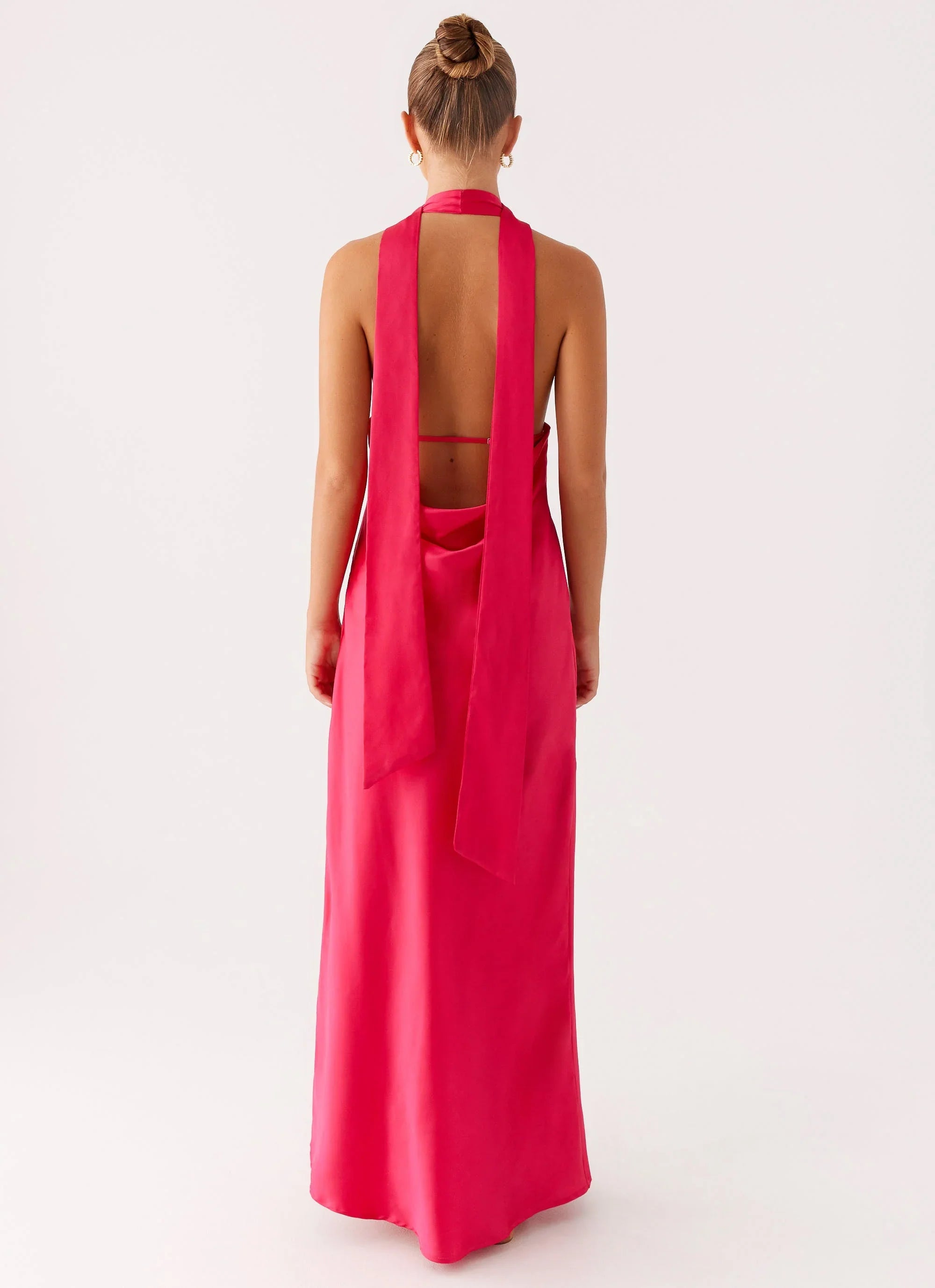 Robe longue licou en satin Alicia - Fuchsia