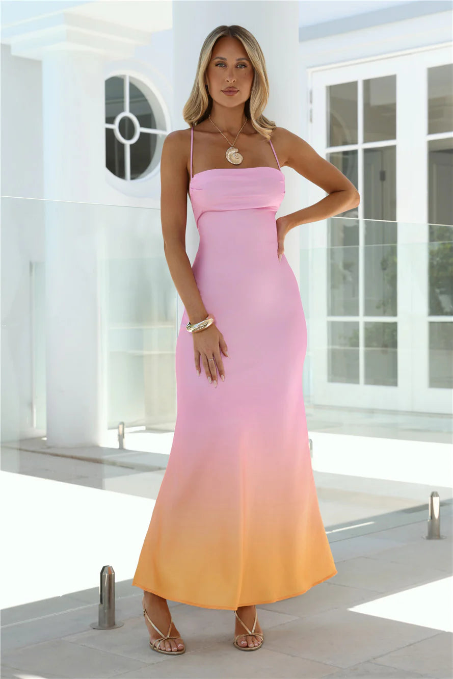 Robe longue en satin Amber Horizon couleur coucher de soleil