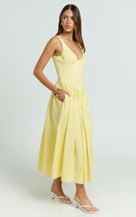 Robe midi Beckett - Robe à encolure dégagée, taille basse en V et jupe froncée, coloris jaune beurre